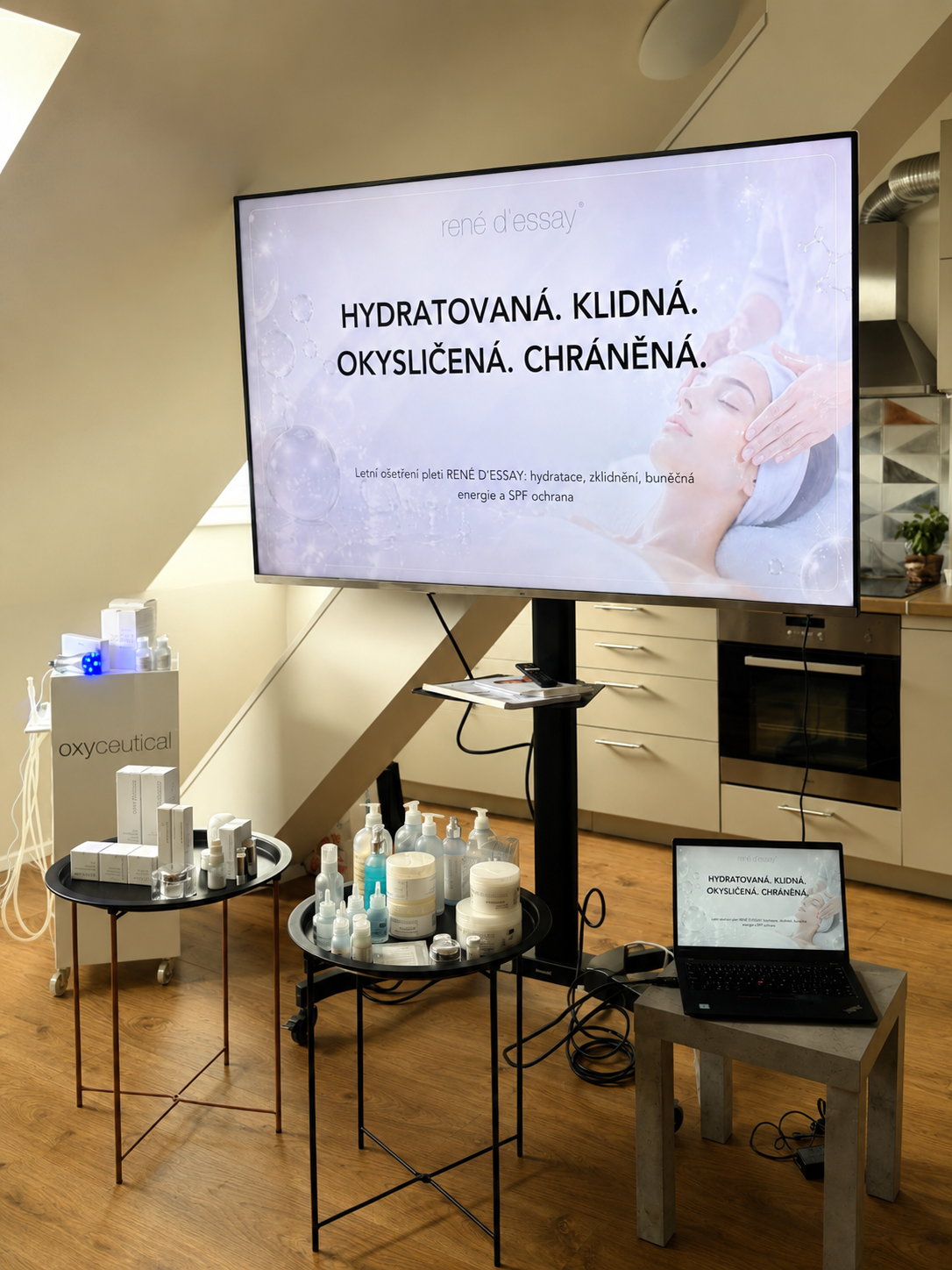Školení René D'Essay zaměřené na letní ošetření pleti a hydrataci